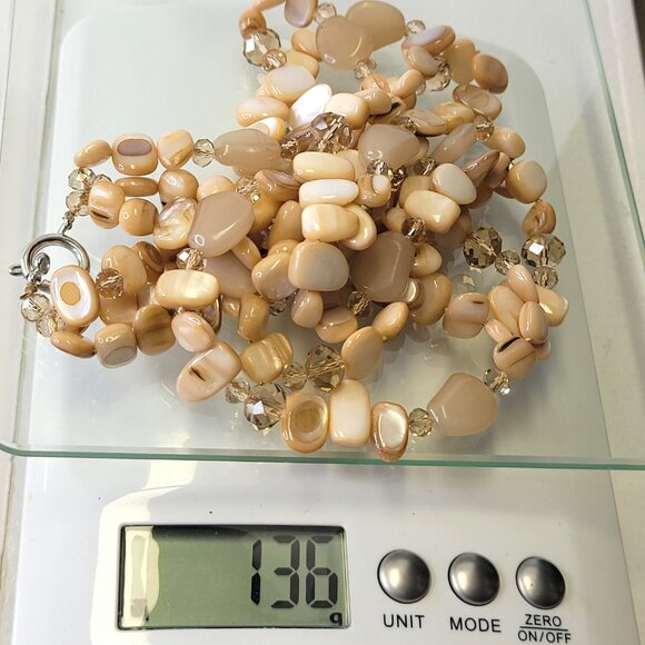 Pastel Beige Mother of Pearl Necklace Shell Bead Chips Three Strand Bib Necklace - Picture 9 of 10